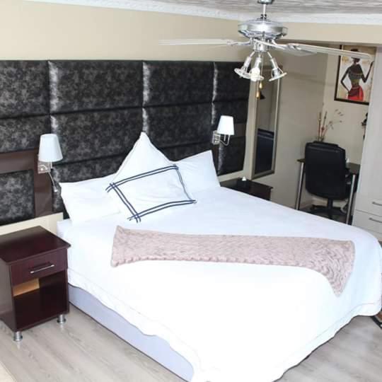 Max B&B East London Bagian luar foto