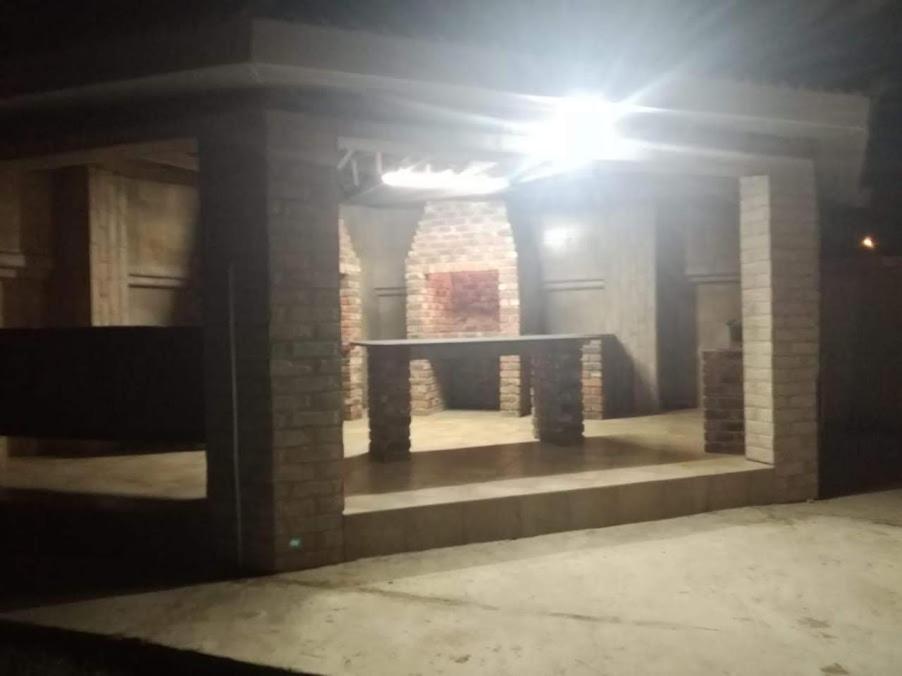 Max B&B East London Bagian luar foto
