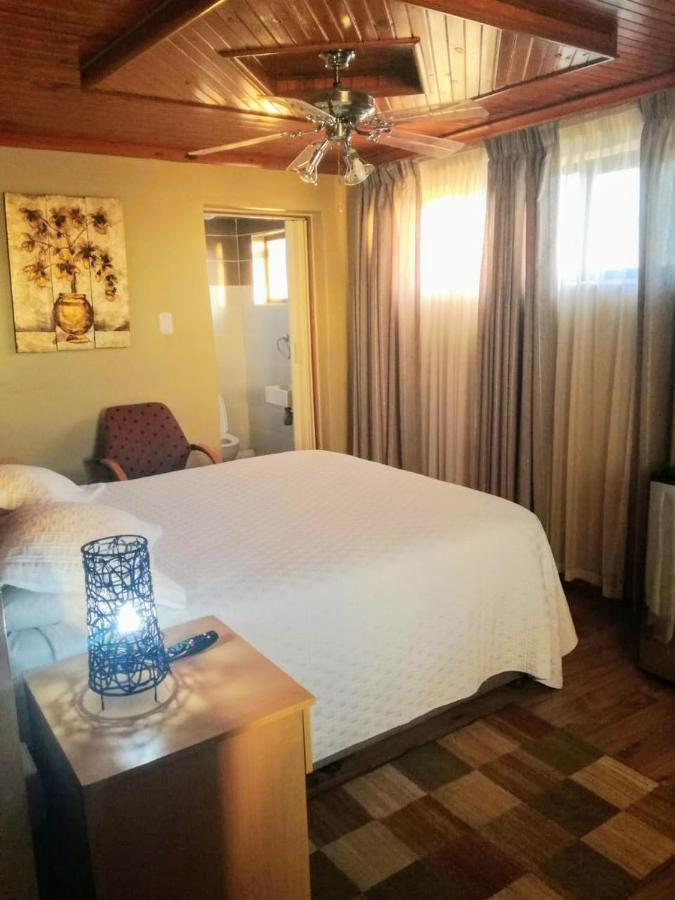 Max B&B East London Bagian luar foto