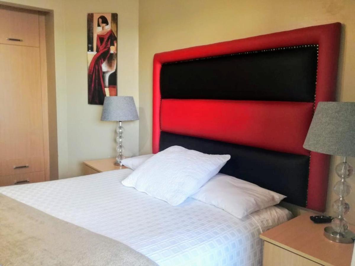 Max B&B East London Bagian luar foto