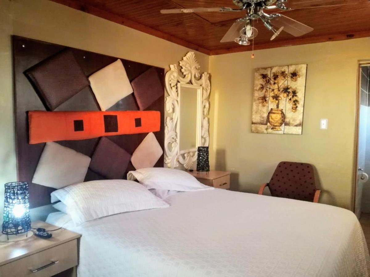 Max B&B East London Bagian luar foto