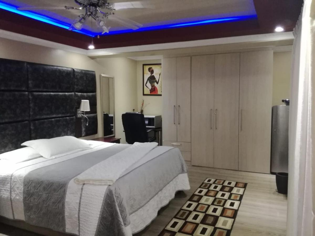 Max B&B East London Bagian luar foto